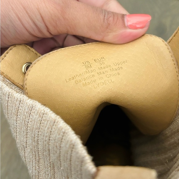 Sam Edelman Lydell Combat Boots in beige. Size 9. Brand new never worn with box. - Picture 4 of 5